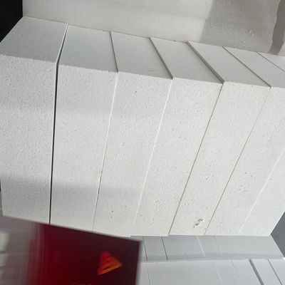 Geïsoleerde hoge aluminium bubbel vuurvaste baksteen met 0% CrO-gehalte en 0% SiC-gehalte