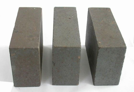Hoogwaardige component van industriële ovens Magnesia-koolstofstenen met een hoog CaO-gehalte